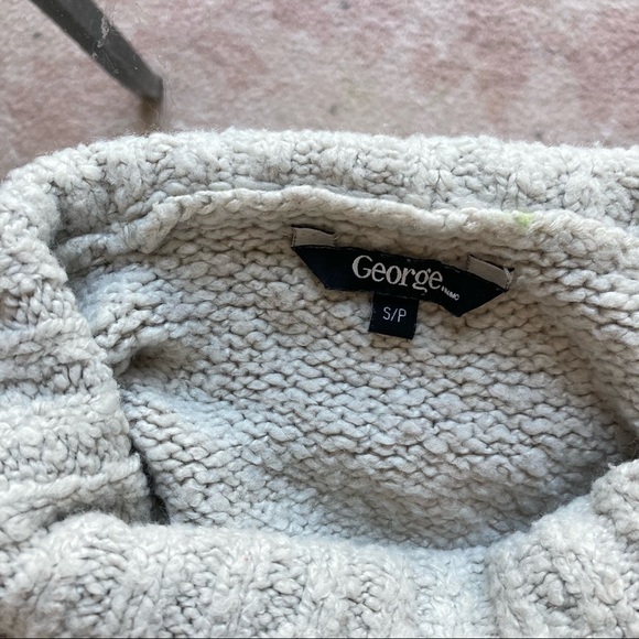 Knitted Sweater - Picture 6 of 6